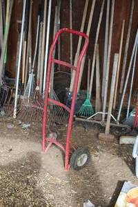 lot 1112 image: Metal Dolly 2-wheel
