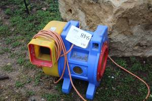 lot 948 image: Tool King Air Eagle Inflatable Blower