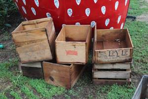 lot 960 image: Lot of (6) Wooden Crates