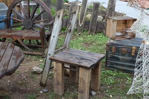 lot 965 image: Vintage Barn Wood Table with Wood Step Ladder