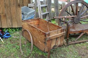 lot 967 image: Vintage Wooden Wagon