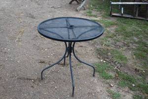 lot 977 image: MetalWrought Iron Patio Umbrella Table