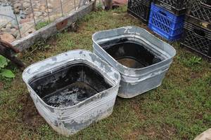 lot 1039 image: Lot of (2) Vintage Metal Wash Tubs
