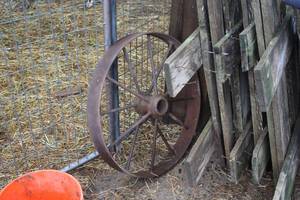 lot 1092 image: Vintage 29 Steel Wagon Wheel
