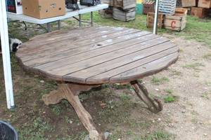 lot 975 image: Cedar Picnic Table