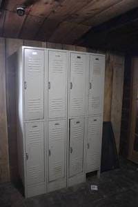 lot 1137 image: Metal Locker Unit 8-door