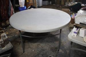 lot 1143 image: Office Star 58 Folding Table