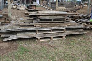 lot 1171 image: Lot of (3 Pallets) Barn Wood Pieces