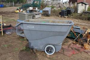 lot 1175 image: Rubbermaid Commercial Poly Wheeled Dumpster