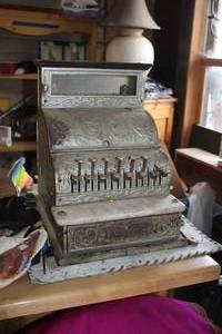 lot 1192 image: Vintage Monitor Junior Cash Register with Marble Plate