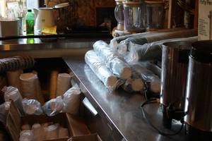 lot 1911 image: Lot of  Assorted Styrofoam Cups