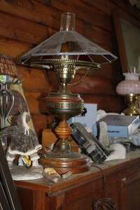 lot 1924 image: Vintage Stained Glass Table Lamp