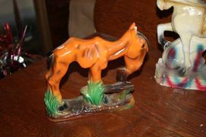lot 1936 image: Old Reliable theme Chaulk Table Statue 8