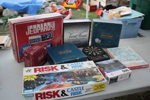 lot 1989 image: Lot of (8) Board Games and Puzzles