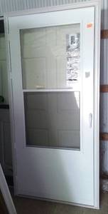 lot 3 image: Larson Single-Vent Half Screen.