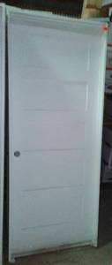 lot 16 image: Bayer, Interior Door. 30. Prehung