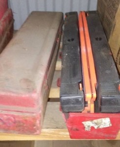 lot 200 image: Road Flares (2 pr.)