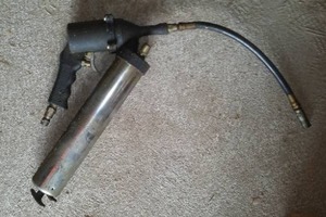 lot 228 image: Pneumatic Grease Gun