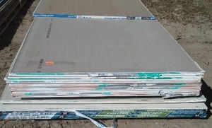 lot 121 image: USG Sheetrock.  Majority Are 12 Feet