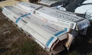 lot 185 image: CertainTeed Vinyl Siding (24 PC)..