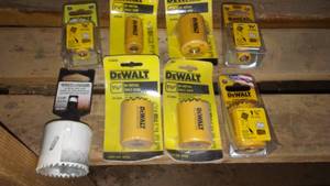 lot 268 image: DeWalt Hole Saws (7) and Vulcan Hole Saw (1)