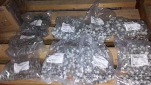 lot 449 image: Screws (9).