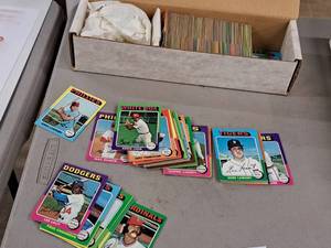 Lot of (1 Box) 1975 Topps Baseball Collectors Cards