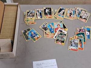 Lot of (1 Box) 1977 Topps Baseball Collectors Cards