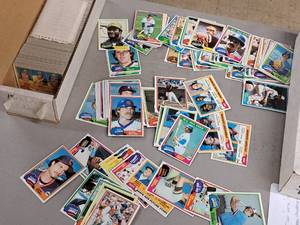 Lot of (1 Box) 1981 Topps Baseball Collectors Cards