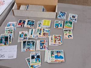 Lot of (1 Box) 1983 Topps Baseball Collectors Cards