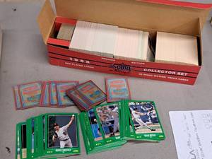 Lot of (1 Box) 1988 Score Baseball Collectors Cards