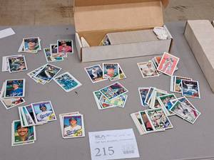 Lot of (1 Box) 1988 Topps Baseball Collectors Cards