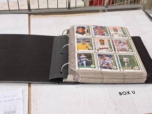Lot of (1 3-ring Album) 1989 Upper Deck Baseball Collectors Cards