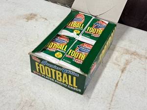 Lot of (1 Box) 1990 Fleer Football Player Photo Cards