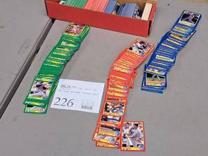 Lot of (1 Box) 1990 Score Baseball Collectors Cards