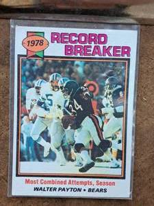 1978 Walter Payton #34 Bears RB Topps Football Record Breaker Collectors Card (in a sleeve)