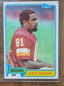 1981 Art Monk #81 Redskins WR Topps Football Collectors Card (in a sleeve)