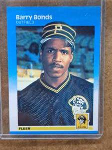 1987 Barry Bonds Pirates Outfield Fleer Baseball Collectors Card (in a sleeve)