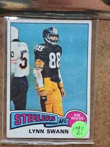 1975 Lynn Swan #88 Steelers Wide Receiver Topps Football Collectors Card (in a sleeve)