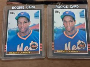 Lot of (2) 1985 Dwight Gooden Mets Pitcher Donruss Baseball Collectors Cards (in a sleeve)