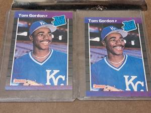 Lot of (2) 1989 Tom Gordon Royals Pitcher Donruss Baseball Rated Rookie Collectors Cards (in a sleeve)