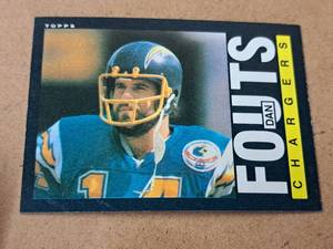 1985 Dan Fouts Chargers QB Topps Football Collectors Card
