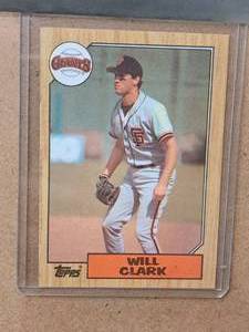 1987 Will Clark Giants 1B Topps Baseball Collectors Card (in a sleeve)