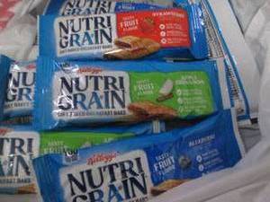 12 Assorted NutriGrain Breakfast Ba...
