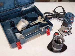 lot 42 image: Bosch Palm Router Model PR20EVS