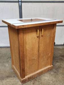 lot 61 image: Router Cabinet with Fence and Router