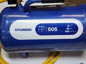 lot 63 image: Hyundai 5 Gallon Portable Air Tank