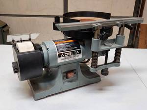 lot 92 image: Delta Workbench Tool Sharpening Unit