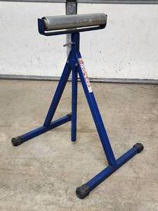 lot 97 image: Woodworking Adjustable Board Feeder Stand