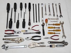 lot 162 image: Assorted Mechanics Tools